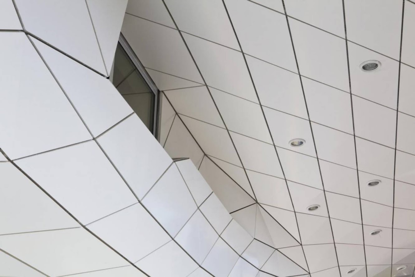 Bus Station by Blunck Morgen Architekten