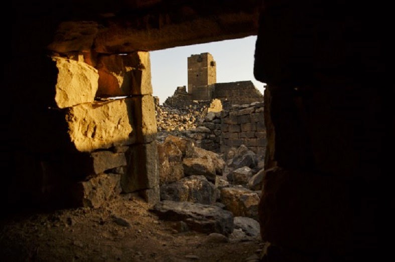 Tomb raiders in Jordan descend on ancient crypts Tomb raiders in Jordan descend on ancient crypts