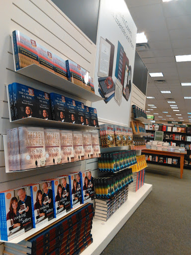 Book Store «Barnes & Noble», reviews and photos, 3651 Jefferson Davis Hwy, Alexandria, VA 22305, USA