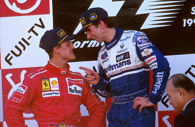 Михаэль Шумахер и Деймон Хилл на подиуме Гран-при Японии 1996