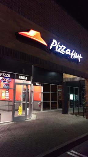 Pizza Restaurant «Pizza Hut», reviews and photos, 19291 SW Martinazzi Ave, Tualatin, OR 97062, USA