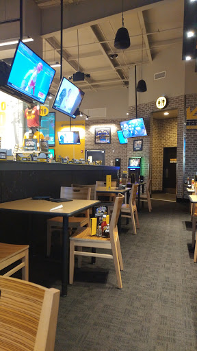 Chicken Wings Restaurant «Buffalo Wild Wings», reviews and photos, 303 Cooper Blvd a, Warrensburg, MO 64093, USA
