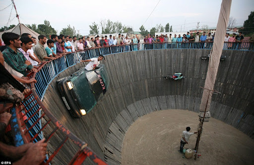 Defying gravity: Wall of Death