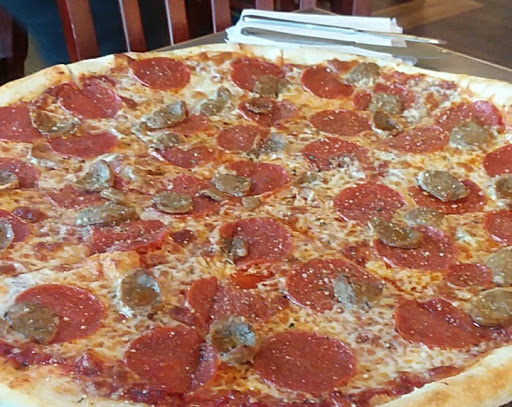 Restaurant «Mezza Luna Pizzeria», reviews and photos, 115 S 5th St, Springfield, OR 97477, USA