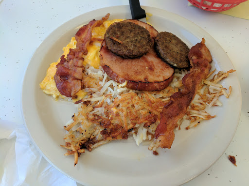 Restaurant «Triple D Diner», reviews and photos, 549 S Main St, Crossville, TN 38555, USA