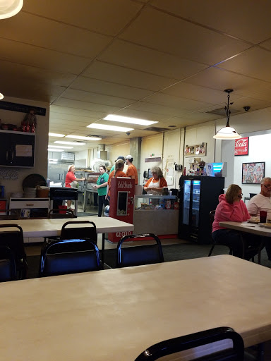 Pizza Restaurant «Chuckwagon Pizza», reviews and photos, 203 S Washington St, Swayzee, IN 46986, USA