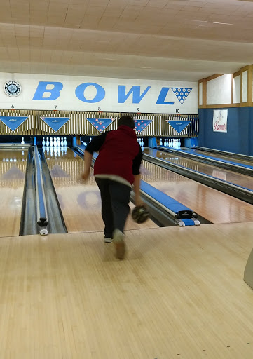 Bowling Alley «Metro Bowl», reviews and photos, 77 Brink St, Crystal Lake, IL 60014, USA