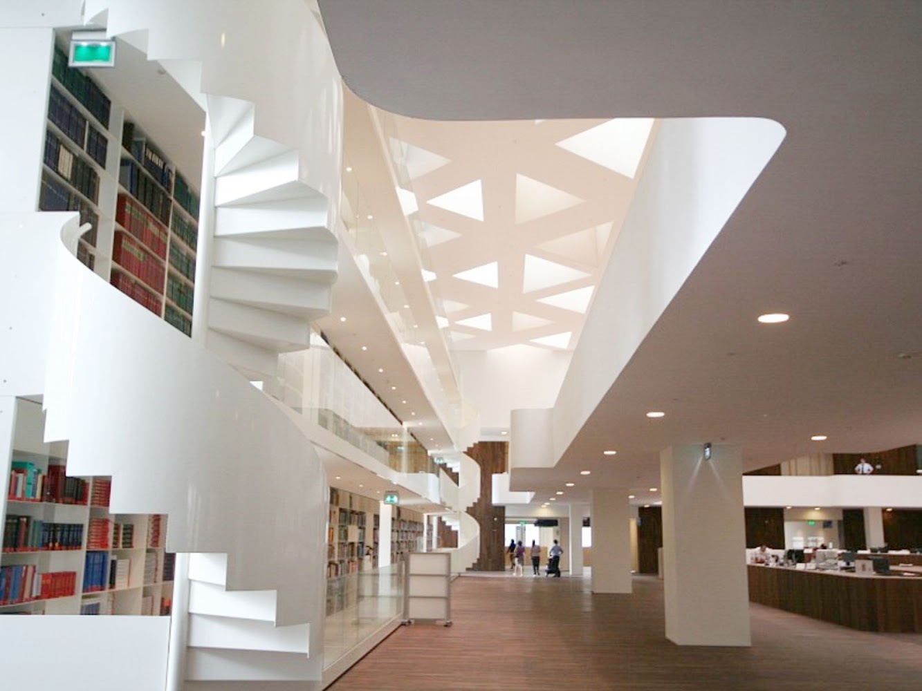 Education Center Erasmus Mc by Claus en Kaan