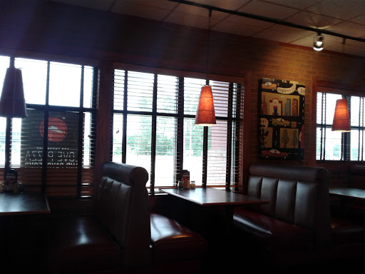 Pizza Restaurant «Pizza Hut», reviews and photos, 1319 N Pine St, DeRidder, LA 70634, USA