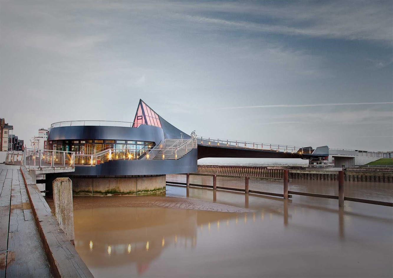 Scale Lane Bridge by McDowell Benedetti Architects