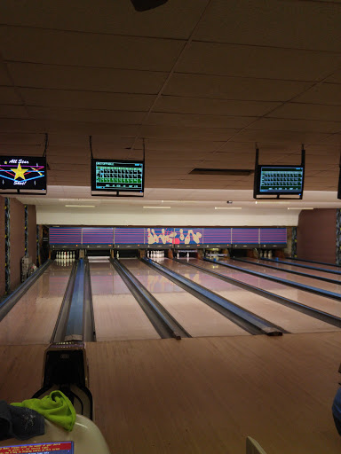 Bowling Alley «Stockbridge Bowl & Sparty Victors Bar & Grill», reviews and photos, 900 S Clinton St, Stockbridge, MI 49285, USA