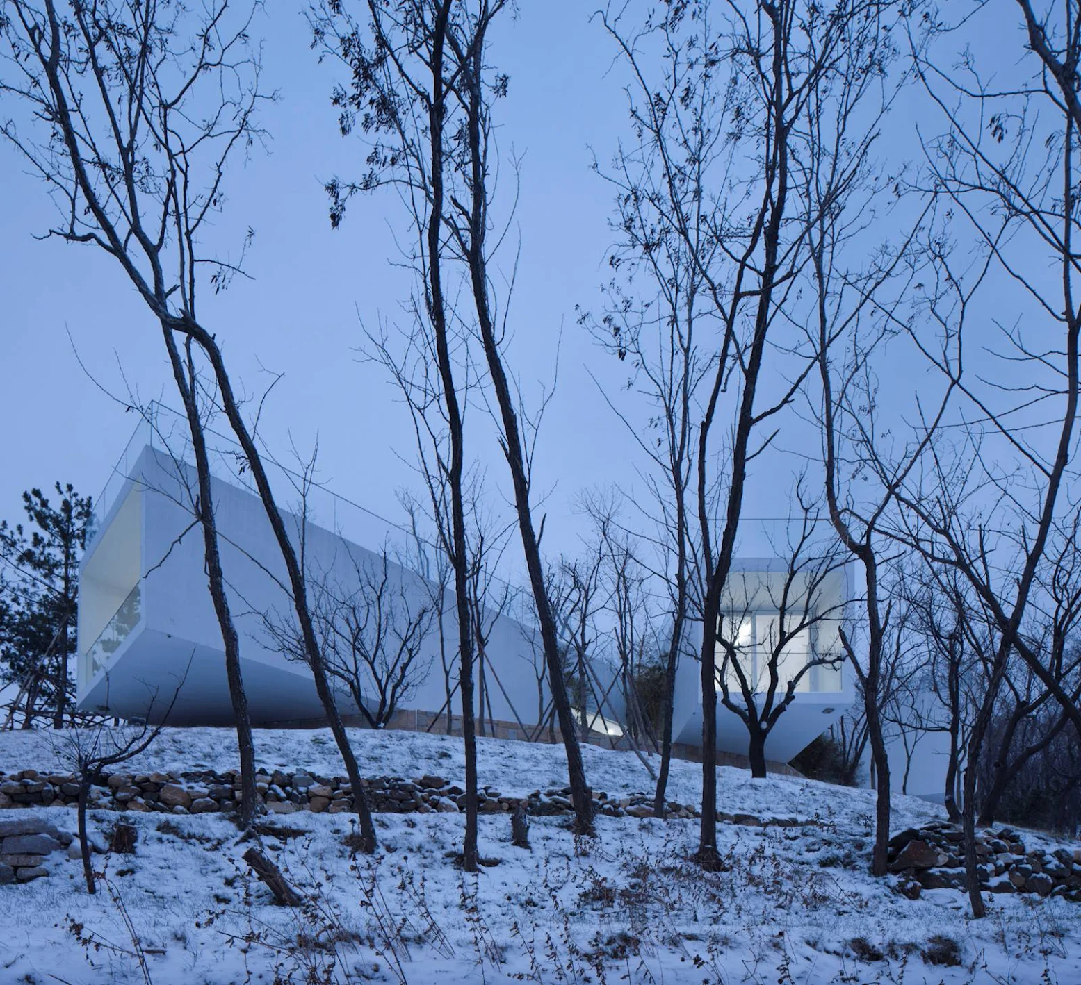 Viewing Pavilion on Hill by TAO Trace Architecture