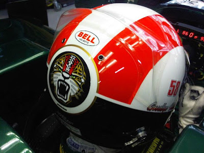 шлем Ярно Трулли в память о Марко Симончелли на Гран-при Индии 2011