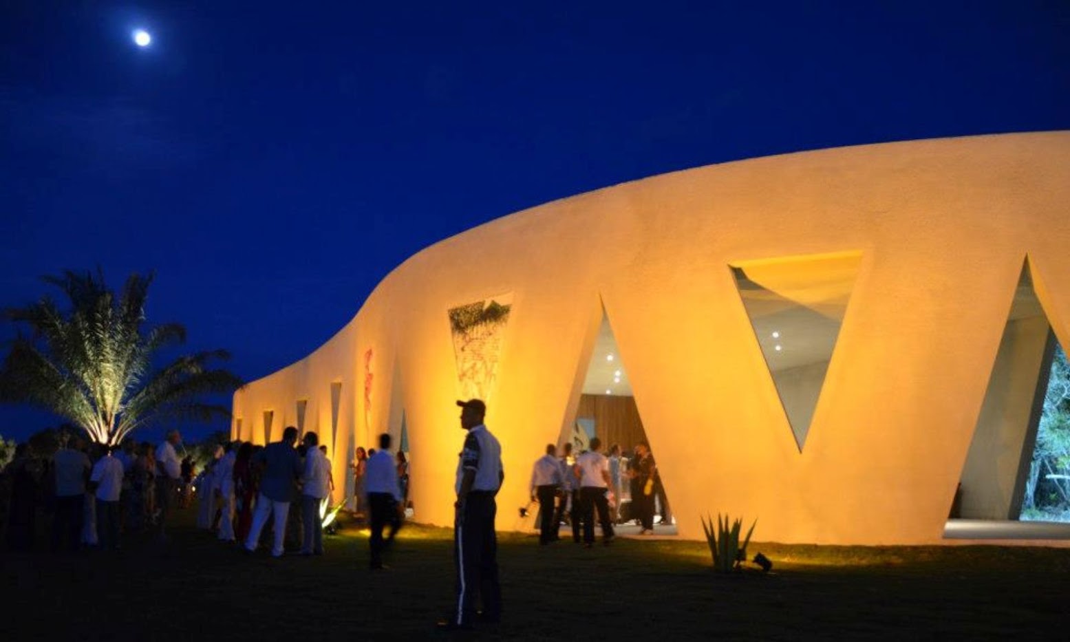 Mozarteum Brasileiro Theater by Valentiny HVP Architects