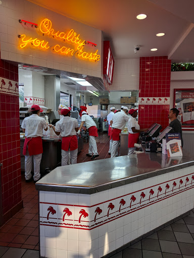 Hamburger Restaurant «In-N-Out Burger», reviews and photos, 3801 Inglewood Ave, Redondo Beach, CA 90278, USA