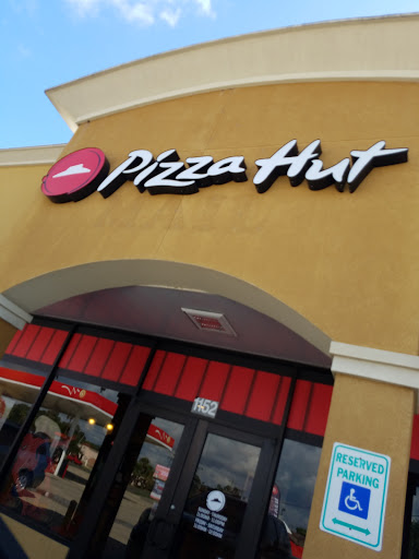 Pizza Restaurant «Pizza Hut», reviews and photos, 1152 Texas Ave, Bridge City, TX 77611, USA