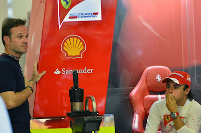 Рубенс Баррикелло и Фелипе Масса в гараже Ferrari на Гран-при Сингапура 2013