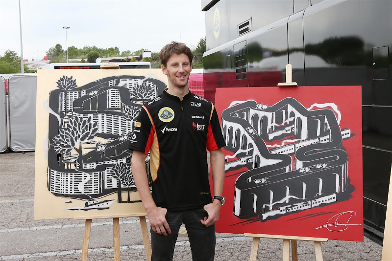 Ромэн Грожан и оригинальные рисунки схем трасс Формулы-1 на Гран-при Испании 2013