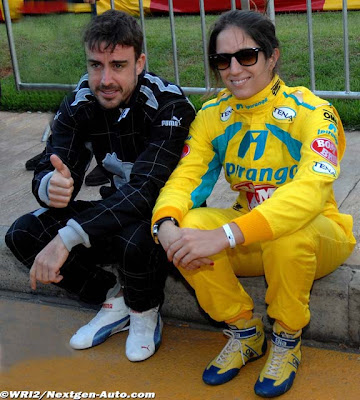 Фернандо Алонсо и Биа Фигейредо на картинговой гонке во Флорианополисе - январь 2013