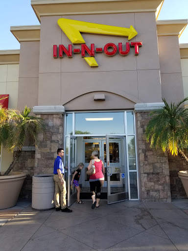 Hamburger Restaurant «In-N-Out Burger», reviews and photos, 2449 S Market St, Gilbert, AZ 85296, USA