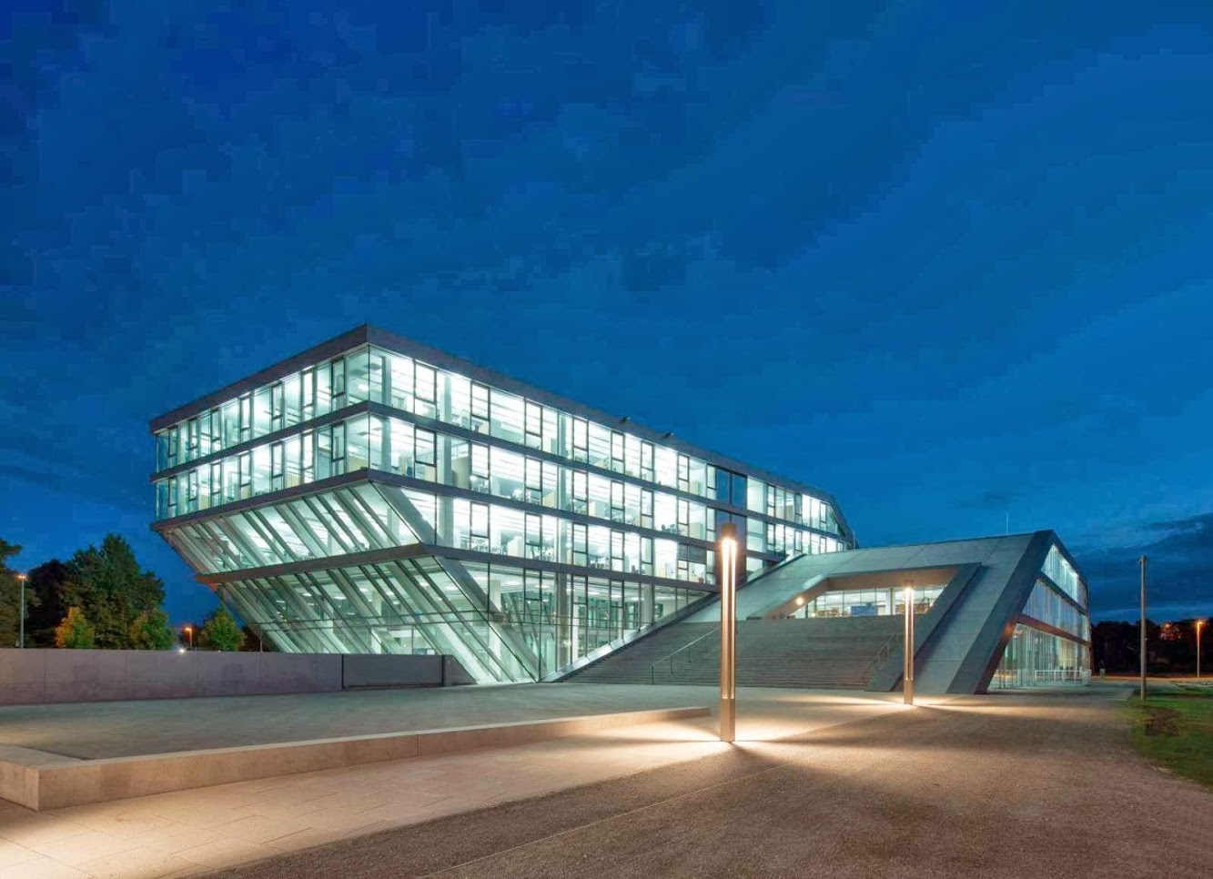 Hahn Kolb Headquarters by Sigrid Hintersteininger architects