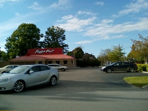 Pizza Restaurant «Pizza Hut», reviews and photos, 1303 Bridge St, Charlevoix, MI 49720, USA