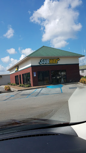 Restaurant «SUBWAY®Restaurants», reviews and photos, 1407 6th Ave SE, Decatur, AL 35601, USA