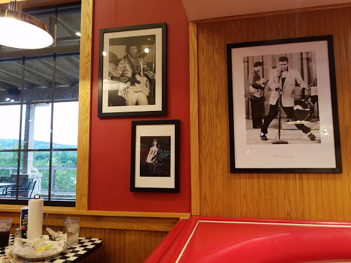 Hamburger Restaurant «Fuddruckers», reviews and photos, 1421 Junction Hwy, Kerrville, TX 78028, USA