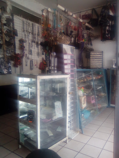 Azul Acero Tattoo Studio, Calle Cuauhtemoc 284, Centro, 81000 Guasave, Sin., México, Tienda de tatuajes | SIN