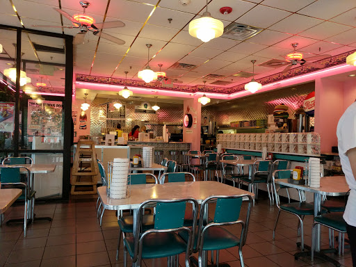 Hamburger Restaurant «Cheeburger Cheeburger», reviews and photos, 100 North Buckstown Road E-208, Langhorne, PA 19047, USA