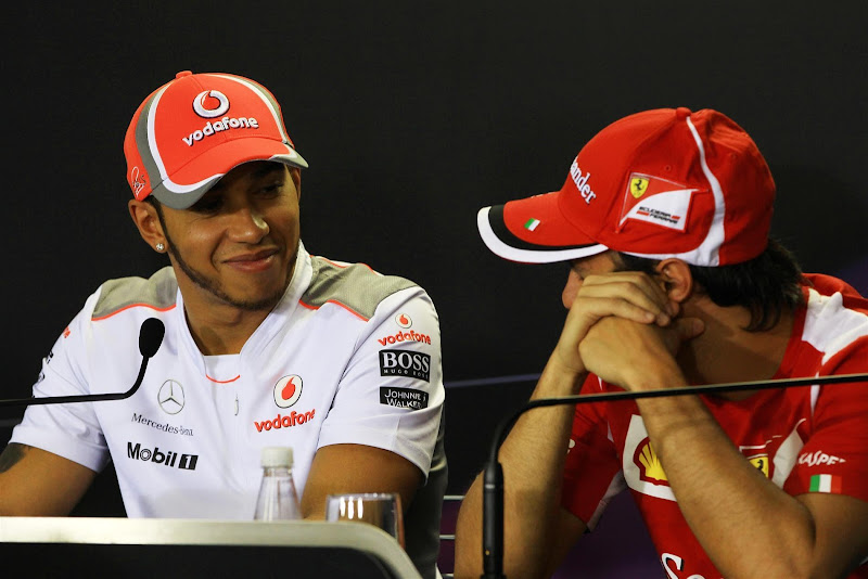 Льюис Хэмилтон и Фелипе Масса на пресс-конференции в четверг на Гран-при Бразилии 2012