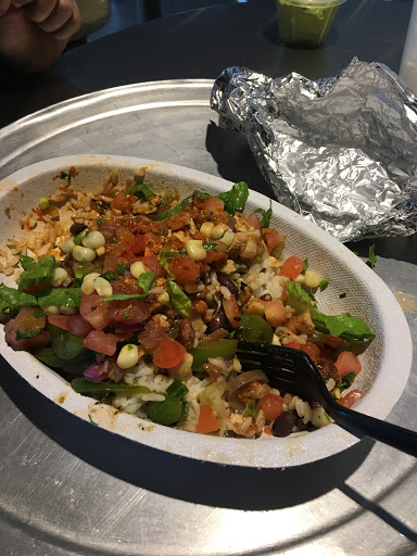 Mexican Restaurant «Chipotle Mexican Grill», reviews and photos, 92 Derby St #100, Hingham, MA 02043, USA