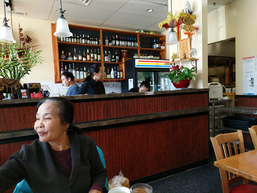 Laotian Restaurant «Lan Xang Star Restaurant», reviews and photos, 1734 Lakeview Ave, Dracut, MA 01826, USA