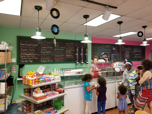 Ice Cream Shop «Pattis Ice Cream», reviews and photos, 2465 Fairview Ave N, Roseville, MN 55113, USA