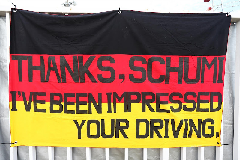 Thanks, Schumi. I've been impressed your driving - послание болельщиков Михаэля Шумахера на Гран-при Японии 2012