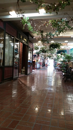 Shopping Mall «Fancy Fair Mall», reviews and photos, 830 W Main St, Lake Geneva, WI 53147, USA