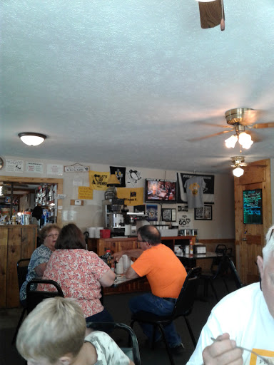 Family Restaurant «Country side family restaurant», reviews and photos, 1994 PA-285, Linesville, PA 16424, USA