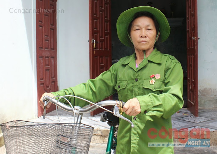 Bà Liễu vẫn thường đạp xe về thăm Khu di tích Truông Bồn mỗi dịp 27/7