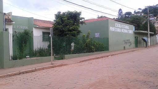Escola Estadual Heroina Torres, R. Gov. Kubitschek, 75-239, Coluna - MG, 39770-000, Brasil, Escola_Estadual, estado Minas Gerais