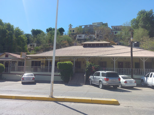 Hotel del Real, Manuel F. Montoya 7, Centro, 23920 Santa Rosalía, B.C.S., México, Alojamiento en interiores | BCS