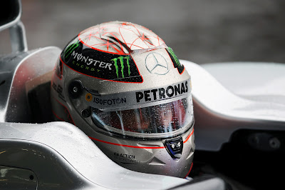 Михаэль Шумахер в специальном шлеме на Гран-при Бельгии 2012