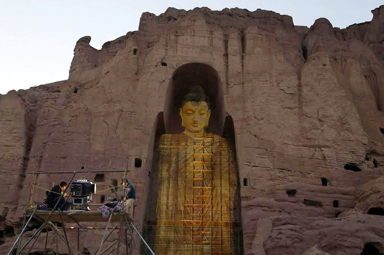 Central Asia: Bamiyan Buddhas rise again... in 3-D