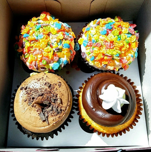 Dessert Shop «Smallcakes Cupcakery and Creamery», reviews and photos, 15624 Pilot Knob Rd, Apple Valley, MN 55124, USA