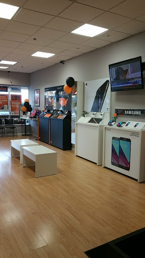 Cell Phone Store «Boost Mobile», reviews and photos, 1580 Buttitta Dr Unit A, Streamwood, IL 60107, USA
