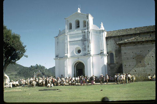 Iglesia de San Lorenzo, Av. Cristóbal Colón 4, Zona Centro, Zinacantán, Chis., México, Institución religiosa | CHIS