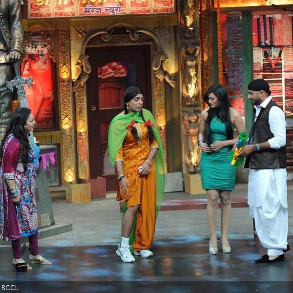 Sunil Grover in action on the sets of the popular TV show Mad In India, in Mumbai. (Pic: Viral Bhayani) Sunil Grover in action on the sets of the popular TV show Mad In India, in Mumbai. (Pic: Viral Bhayani)
