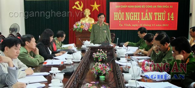 Thiếu tướng Nguyễn Xuân Lâm - Giám đốc Công an tỉnh                    yêu cầu các đơn vị tập trung triển khai đợt cao điểm tấn công trấn áp tội phạm dịp Tết Nguyên Đán