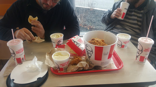 Fast Food Restaurant «KFC», reviews and photos, 1055 US-1, North Brunswick Township, NJ 08902, USA