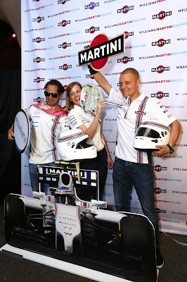 Фелипе Масса, Сьюзи Вольфф и Вальтери Боттас веселятся на мероприятии Martini Williams на Гран-при Сингапура 2014