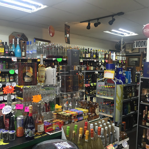 Liquor Store «Discount Liquor», reviews and photos, 250 Meriden Rd, Waterbury, CT 06705, USA